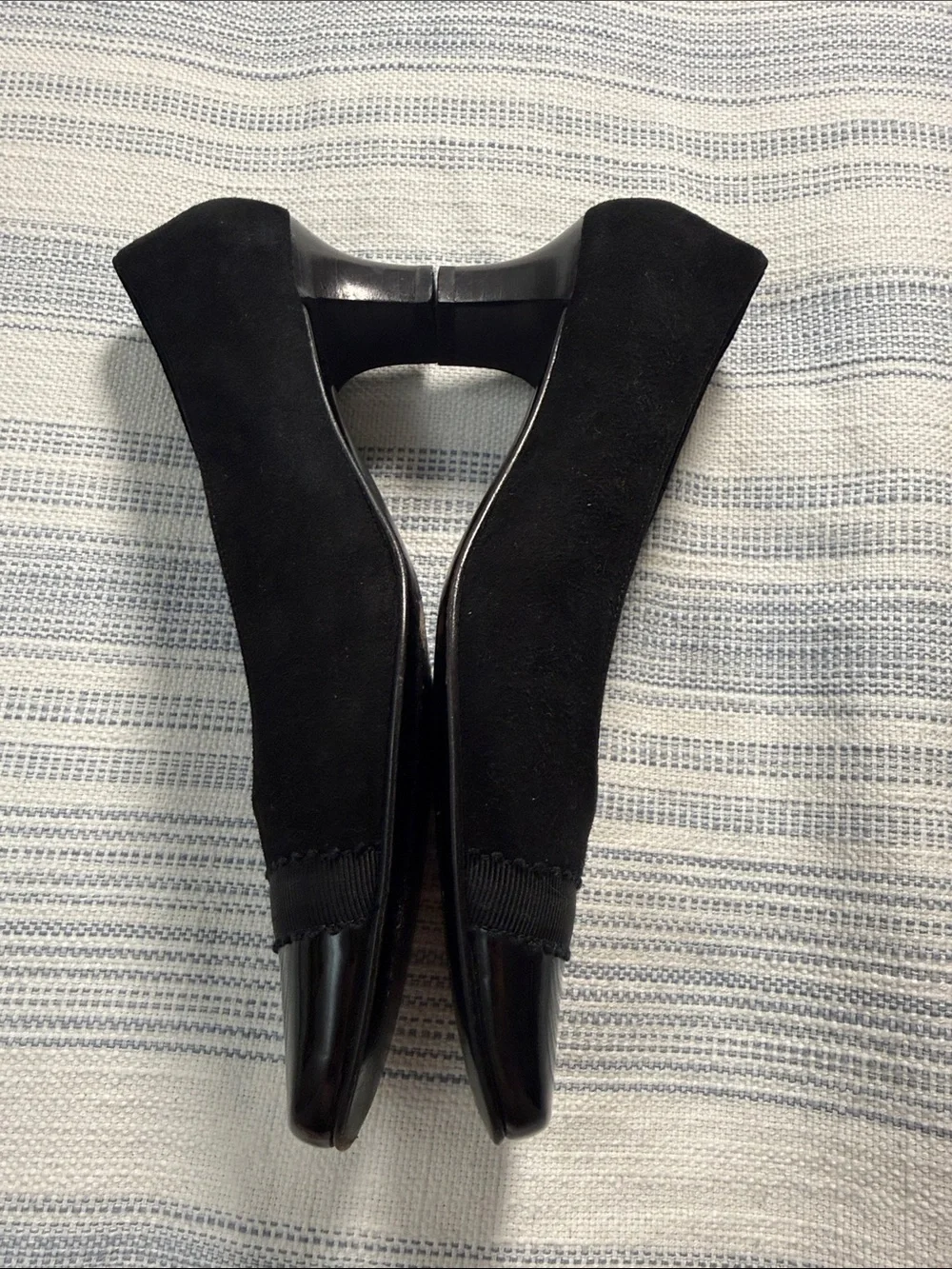 Salvatore Ferragamo Boutique Black Suede Patent Cap Toe Pumps 5.5